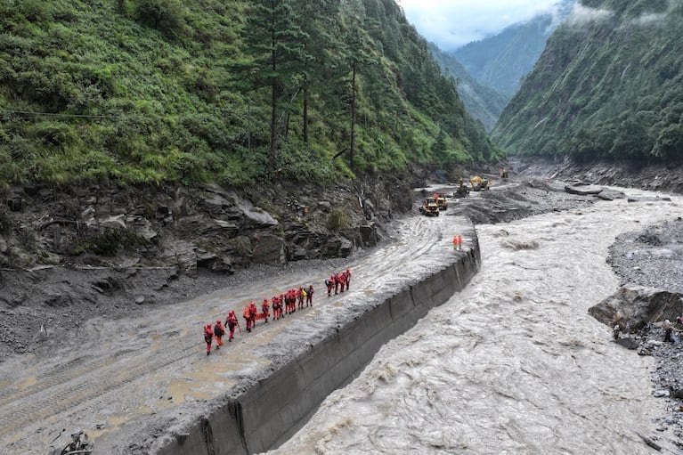Tragedia en Nepal: ascienden a 579 los muertos y crece el temor por nuevas inundaciones