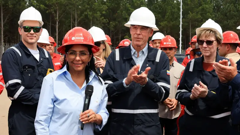 EE.UU. y Venezuela anuncian un polémico acuerdo petrolero por US$100.000 millones