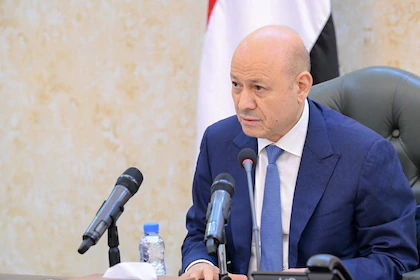 Yemen promete represalias tras el ataque hutí que dejó decenas de soldados muertos